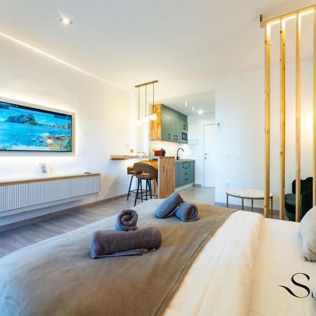 Seaview Beachfront Studio With Aqua Park & Balcony Benalmádena Eksteriør billede
