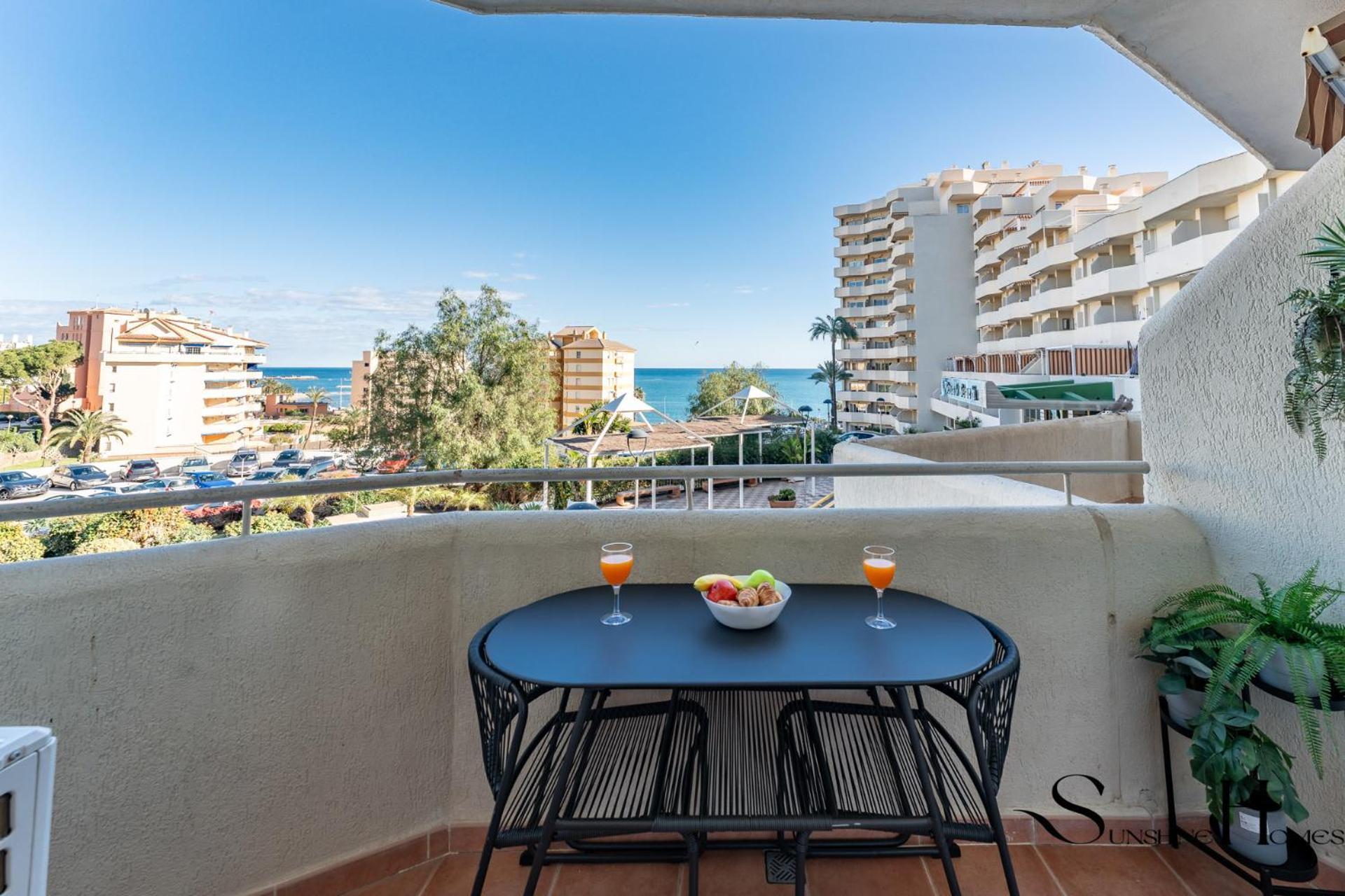 Seaview Beachfront Studio With Aqua Park & Balcony Benalmádena Eksteriør billede
