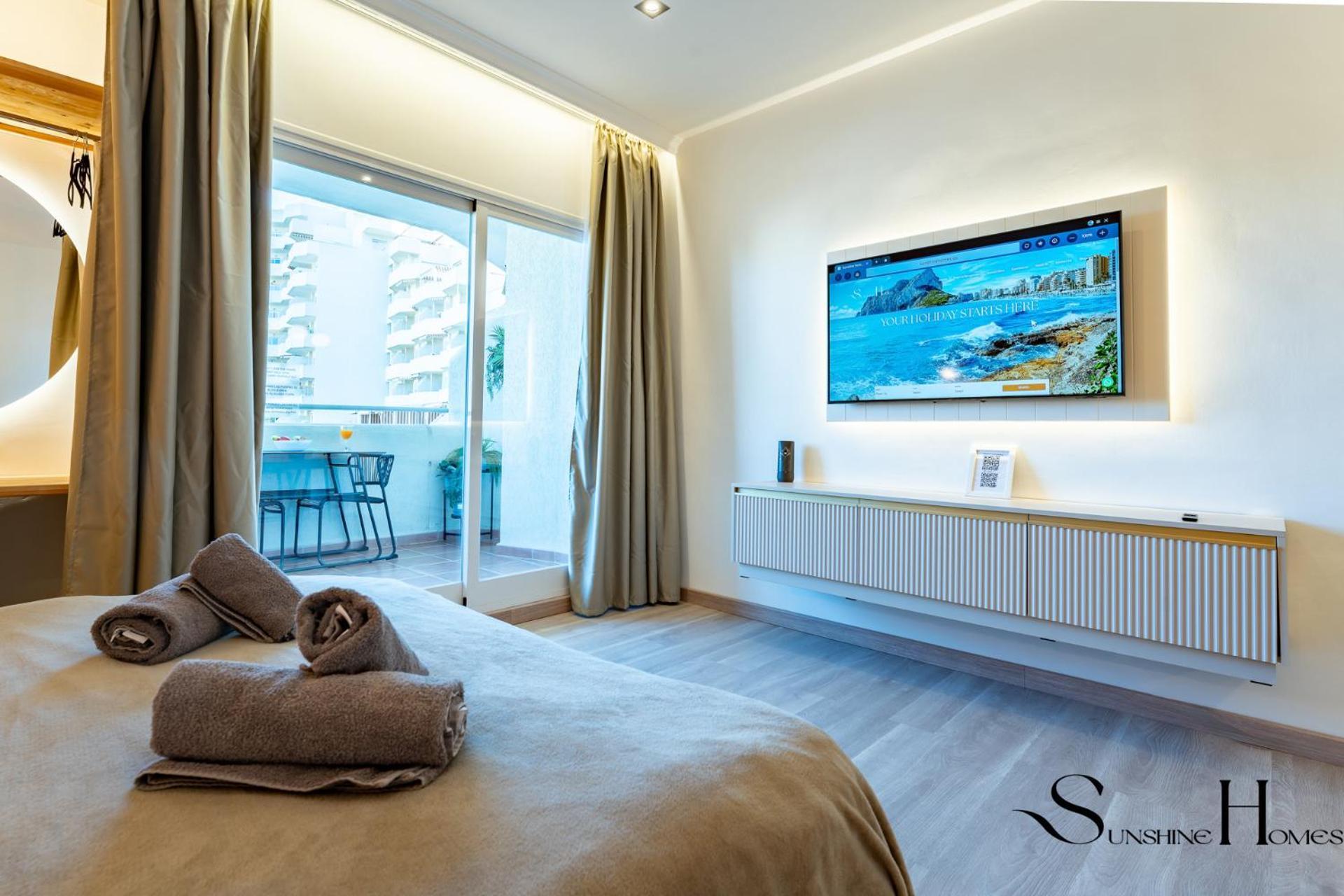 Seaview Beachfront Studio With Aqua Park & Balcony Benalmádena Eksteriør billede