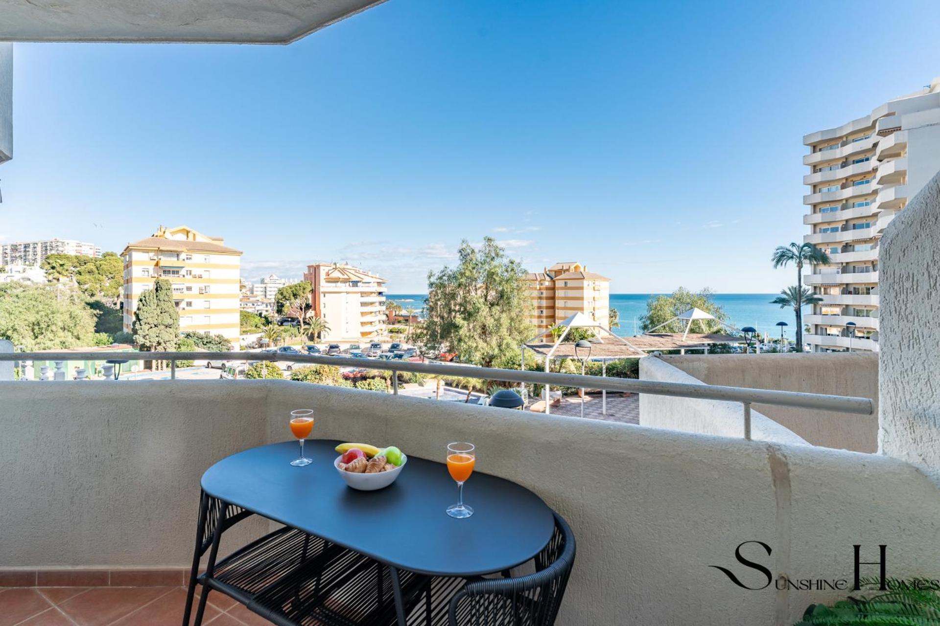 Seaview Beachfront Studio With Aqua Park & Balcony Benalmádena Eksteriør billede