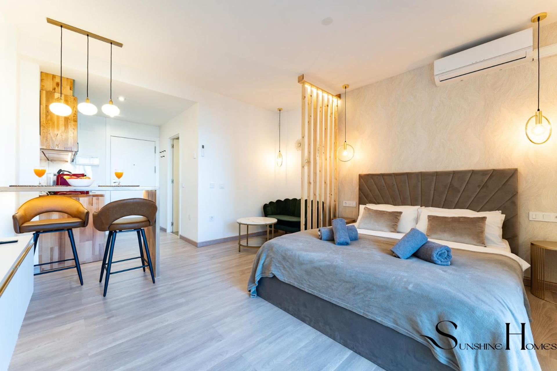 Seaview Beachfront Studio With Aqua Park & Balcony Benalmádena Eksteriør billede