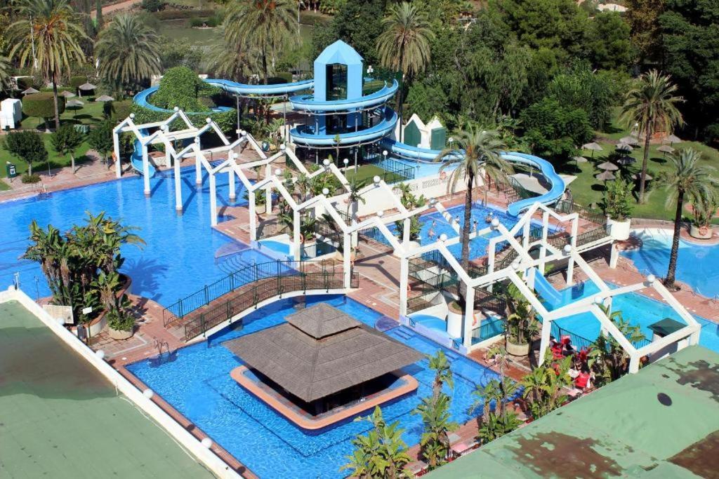 Seaview Beachfront Studio With Aqua Park & Balcony Benalmádena Eksteriør billede